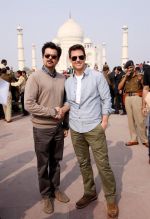 Tom Cruise, Anil Kapoor at the Taj Mahal, Delhi on 3rd Dec 2011 (10).JPG
